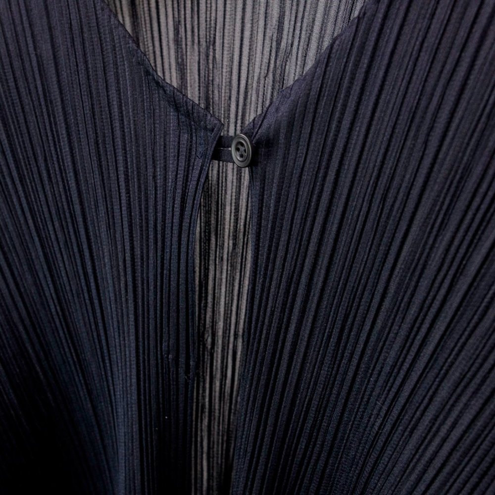 SOLD Pleats Please Issey Miyake Midnight Blue Pleated Cardigan - Picture 3 of 6